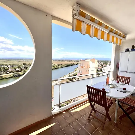111 Delta Muga 2 Apartment Empuriabrava